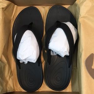 Women’s Superfeet Flip-flops Size 10 Black